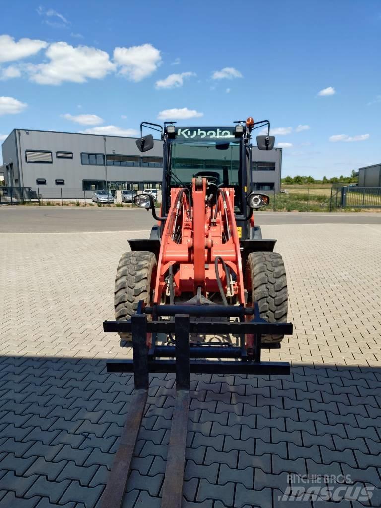 Kubota R 070 Kolesni nakladalci