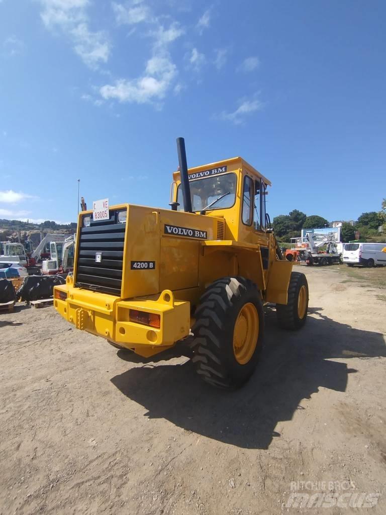 Volvo BM 4200 Kolesni nakladalci