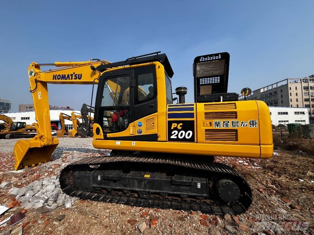 Komatsu PC 200-8N1 Midi bagri 7t – 12t