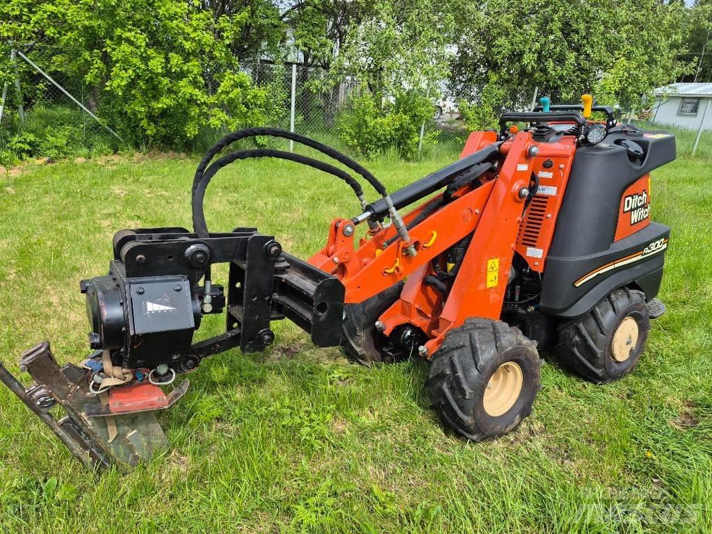 Ditch Witch R300 Freze za kopanje jarkov Trenčerji