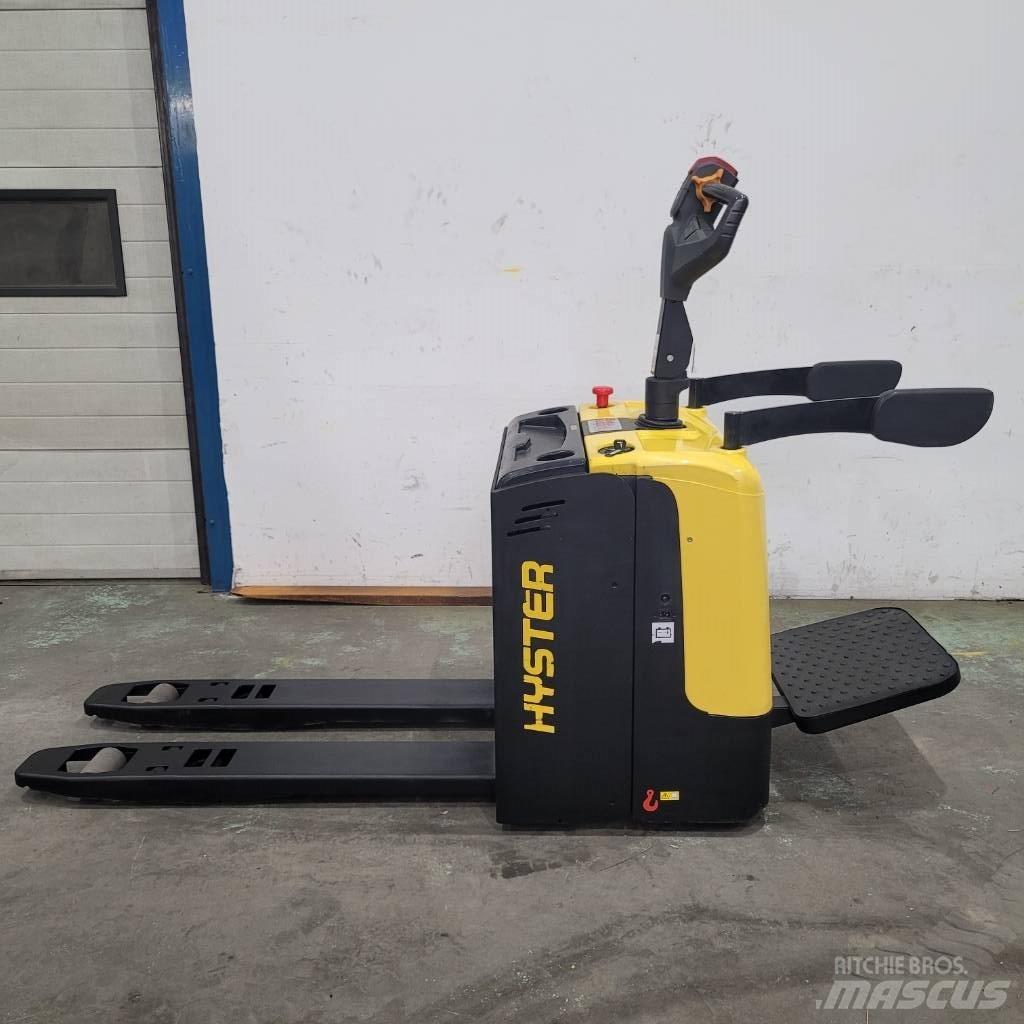 Hyster P 2.0 UTS Električni nizko dvižni viličar s stojiščem