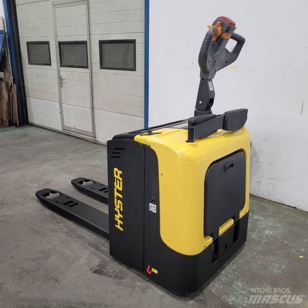 Hyster P 2.0 UTS Električni nizko dvižni viličar s stojiščem