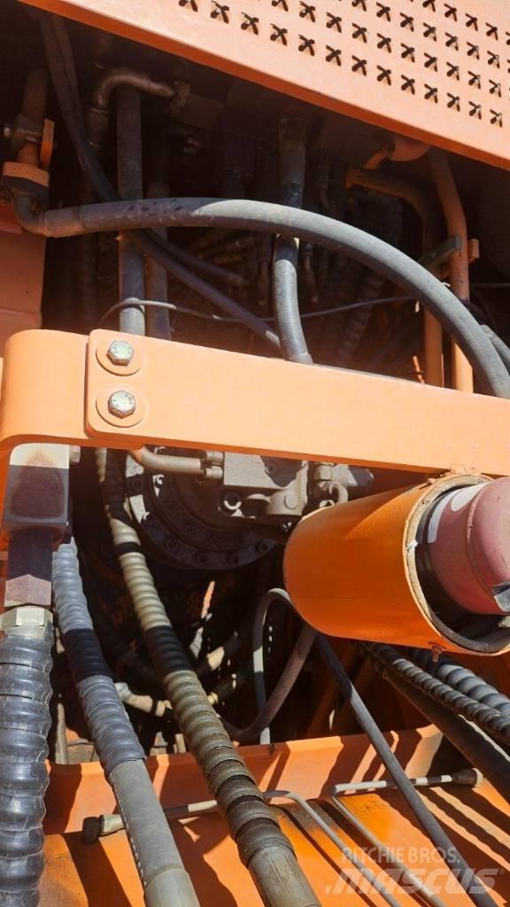 Doosan DX 300 LC Bagri goseničarji