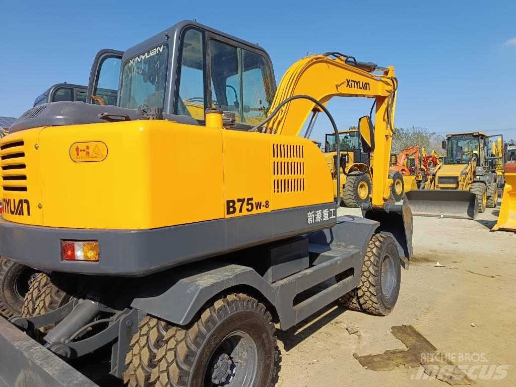 Xinyuan XYB75W-9 Bagri goseničarji