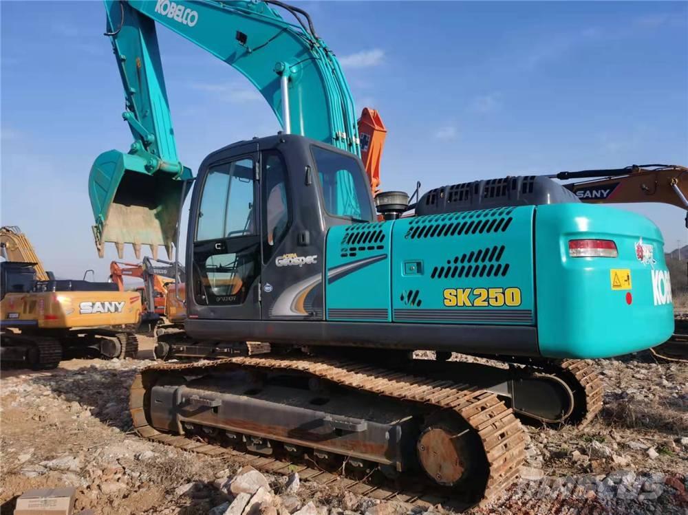 Kobelco SK250-8 Bagri goseničarji