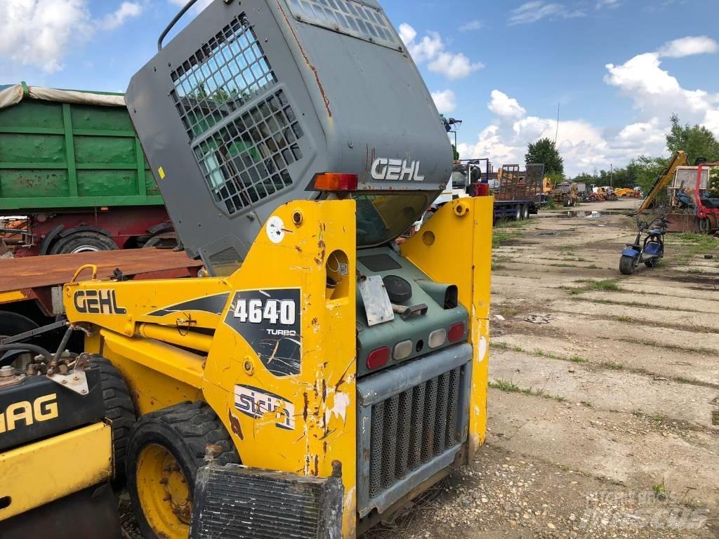 Gehl 4640 FOR PARTS Skid steer mini nakladalci