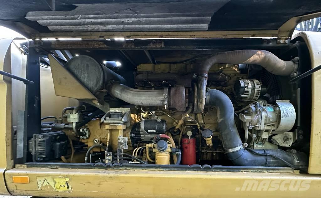 CAT M 316 D Bagri na kolesih