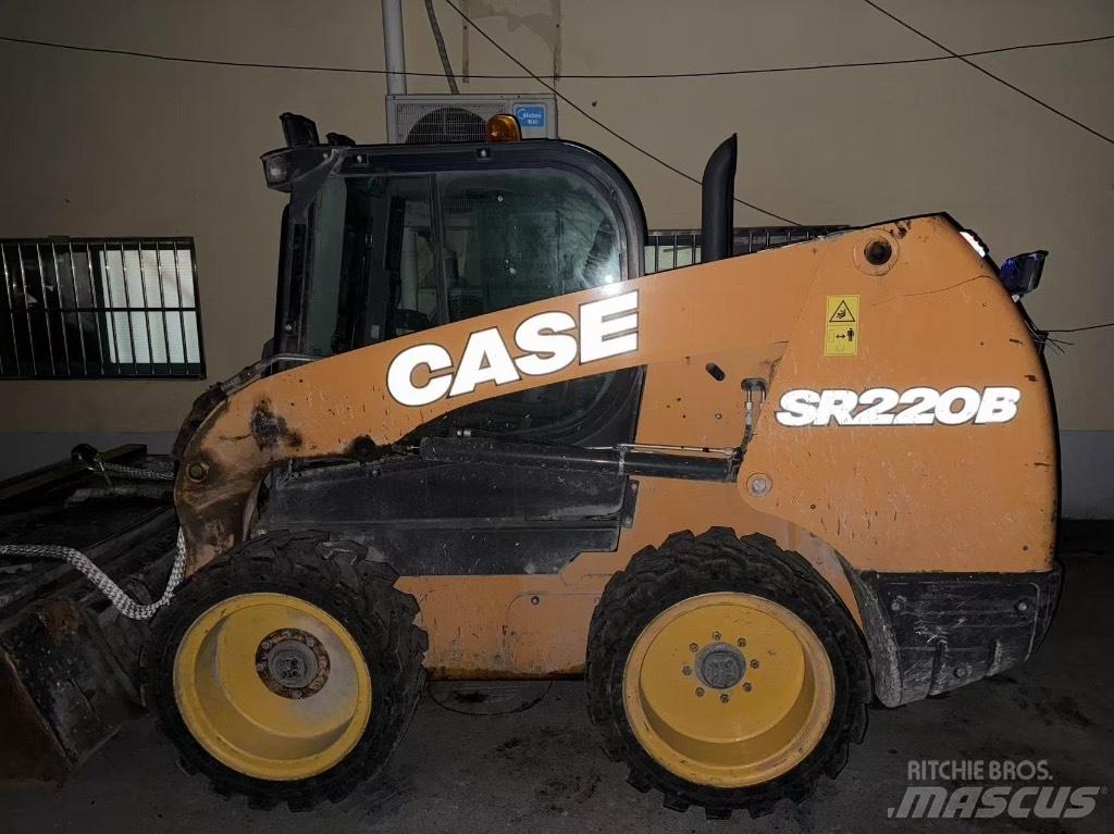 CASE SR 220B Skid steer mini nakladalci