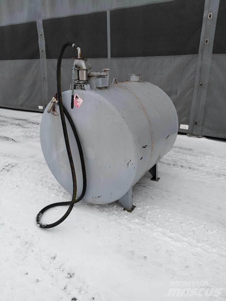  Farmarisäiliö 1300 L Drugi kmetijski stroji