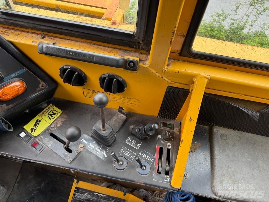 Volvo BM A 35 Zglobni demperji