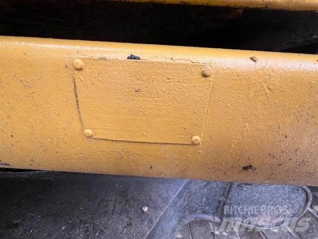 Komatsu PC 200 LC-6L Bagri goseničarji