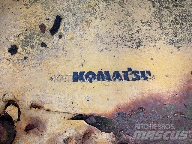Komatsu PC200-7 Midi bagri 7t – 12t