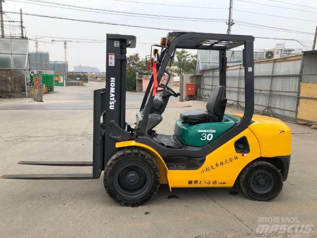 Komatsu FD30 Dizelski viličarji