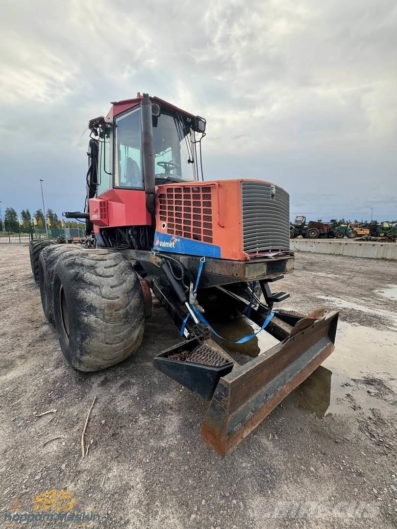 Valmet 890.2 Forwarderji