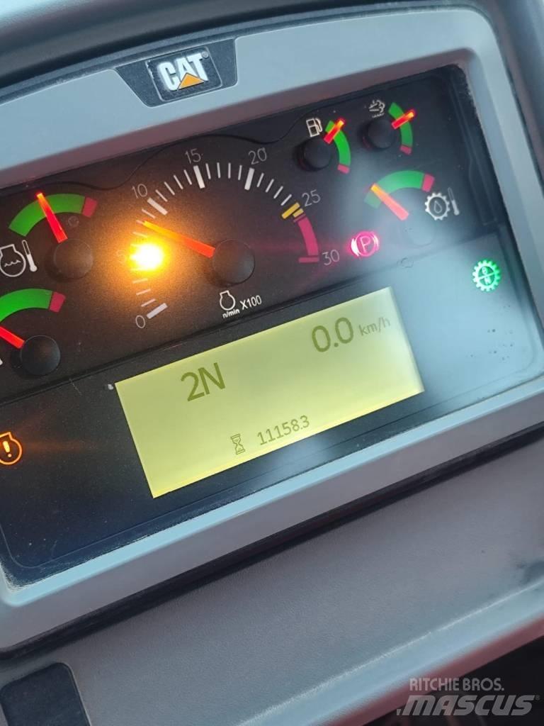 CAT 980M Kolesni nakladalci