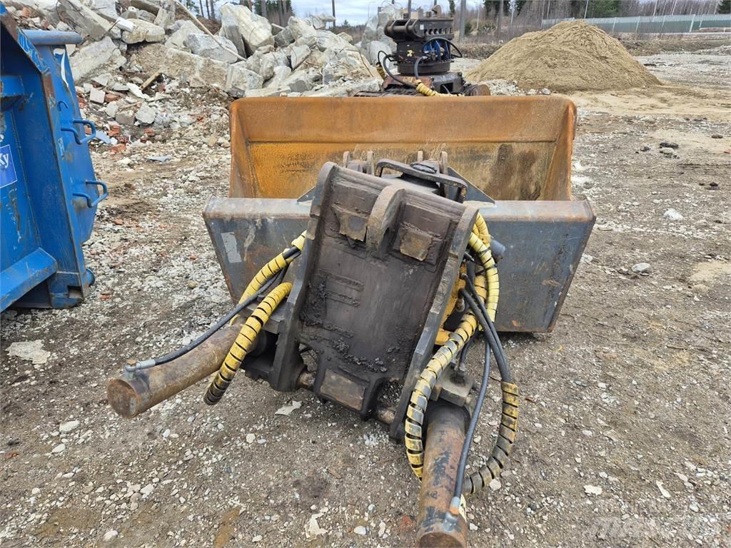 CAT 320D LRR Bagri goseničarji