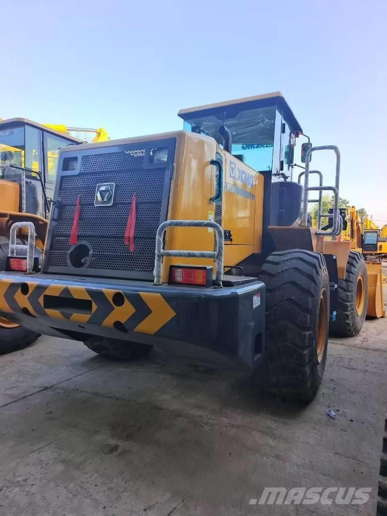 XCMG LW 500 KV Kolesni nakladalci