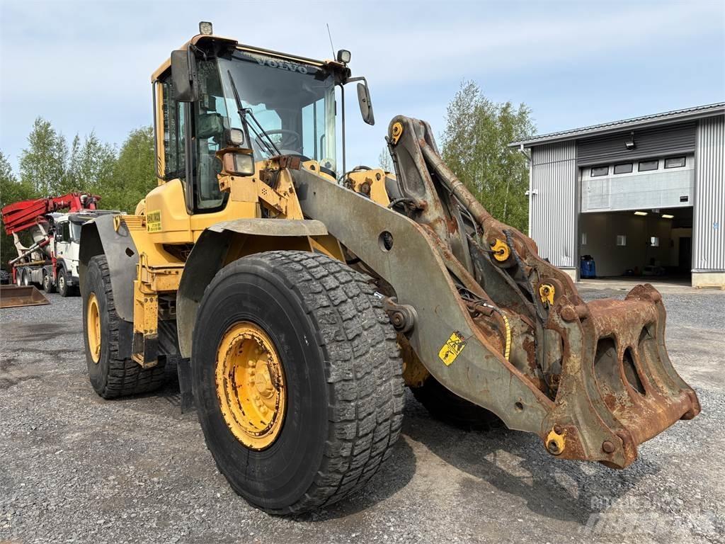 Volvo L120F Kolesni nakladalci