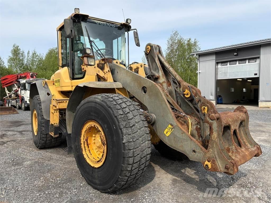 Volvo L120F Kolesni nakladalci