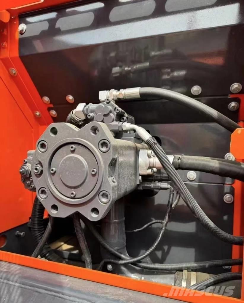 Doosan 225 DX Bagri goseničarji