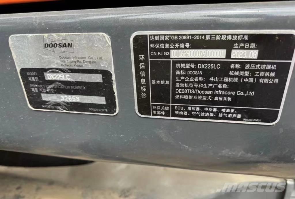 Doosan 225 DX Bagri goseničarji