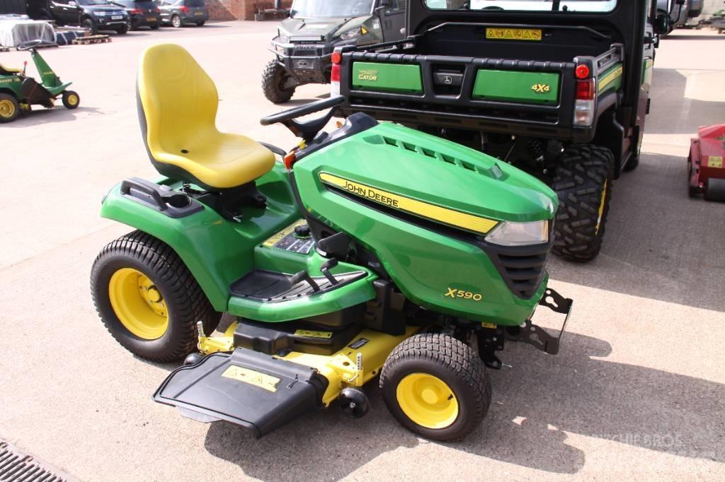 John Deere X 590 Vrtni traktor kosilnice