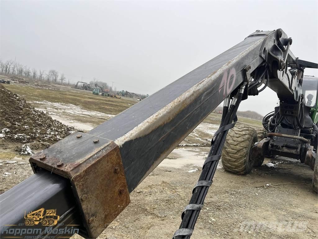 John Deere CH811 Dvigala za gozdne kombajne