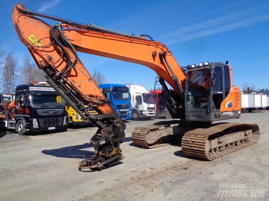Doosan 235 LCR Bagri goseničarji