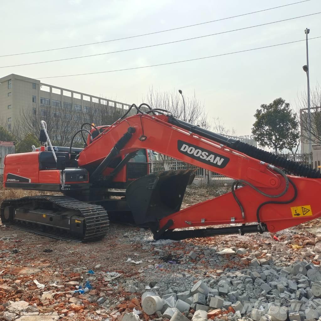 Doosan DX225LC-9C Bagri goseničarji