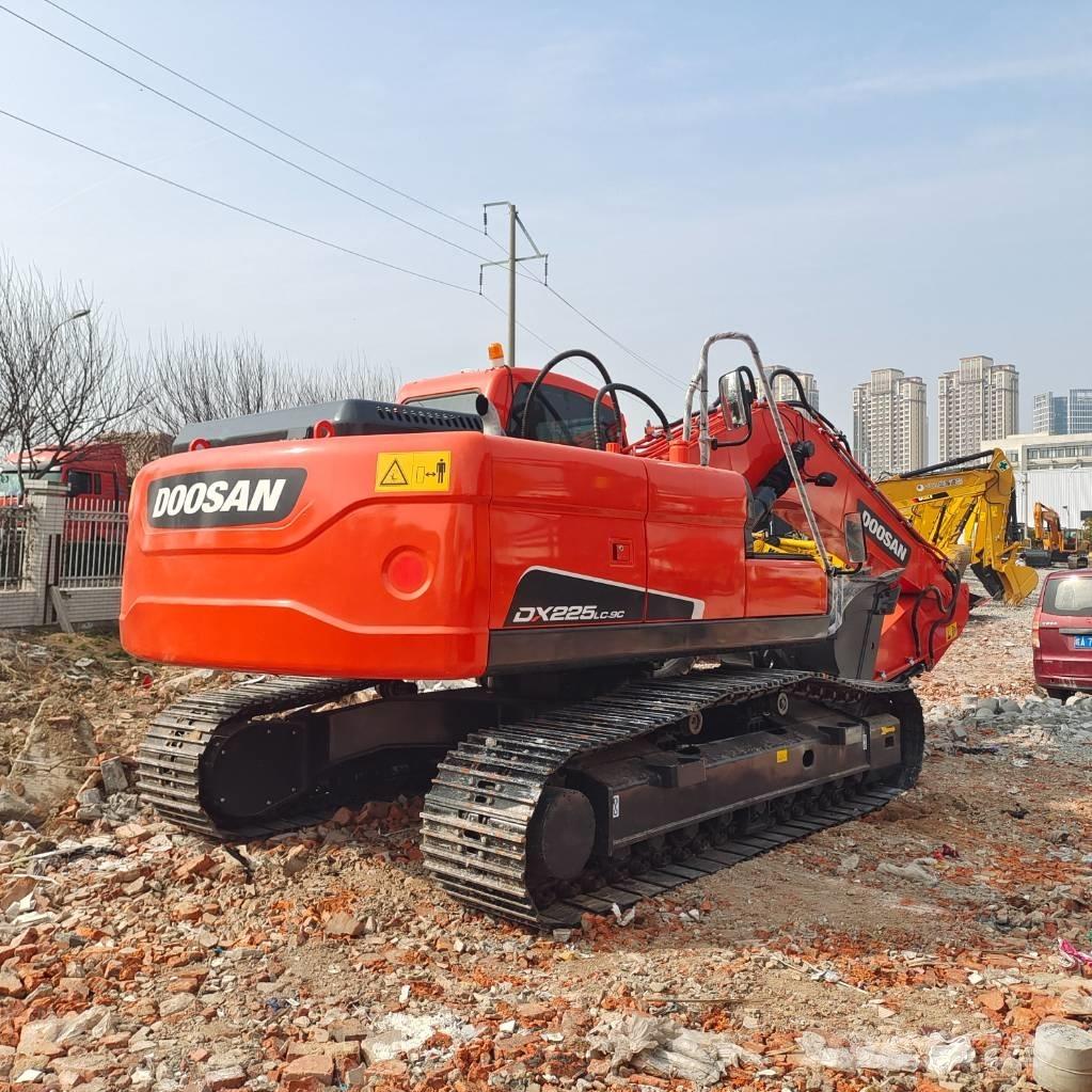 Doosan DX225LC-9C Bagri goseničarji