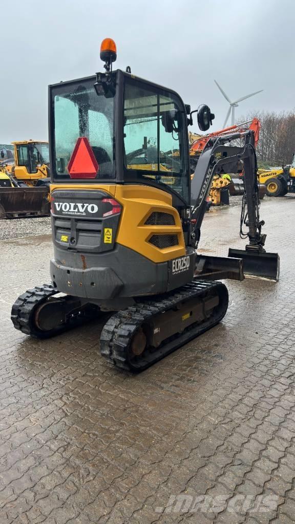 Volvo ECR 25 D Mini bagri <7t