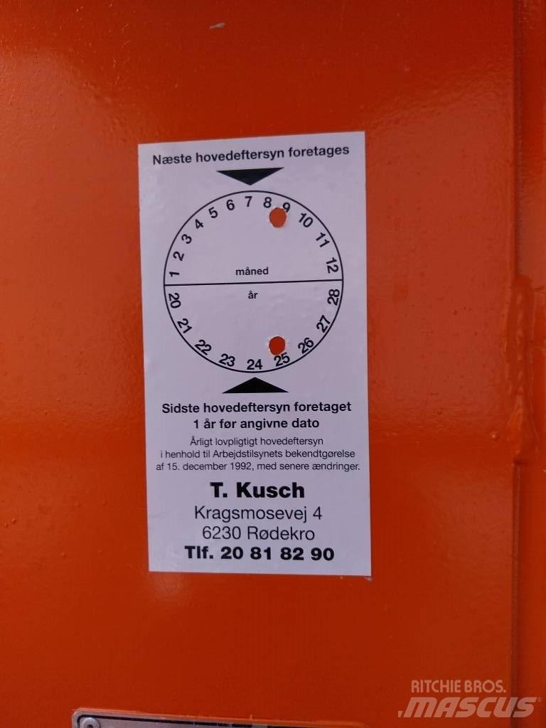 JLG 1230 ES Vertikalna dvigala