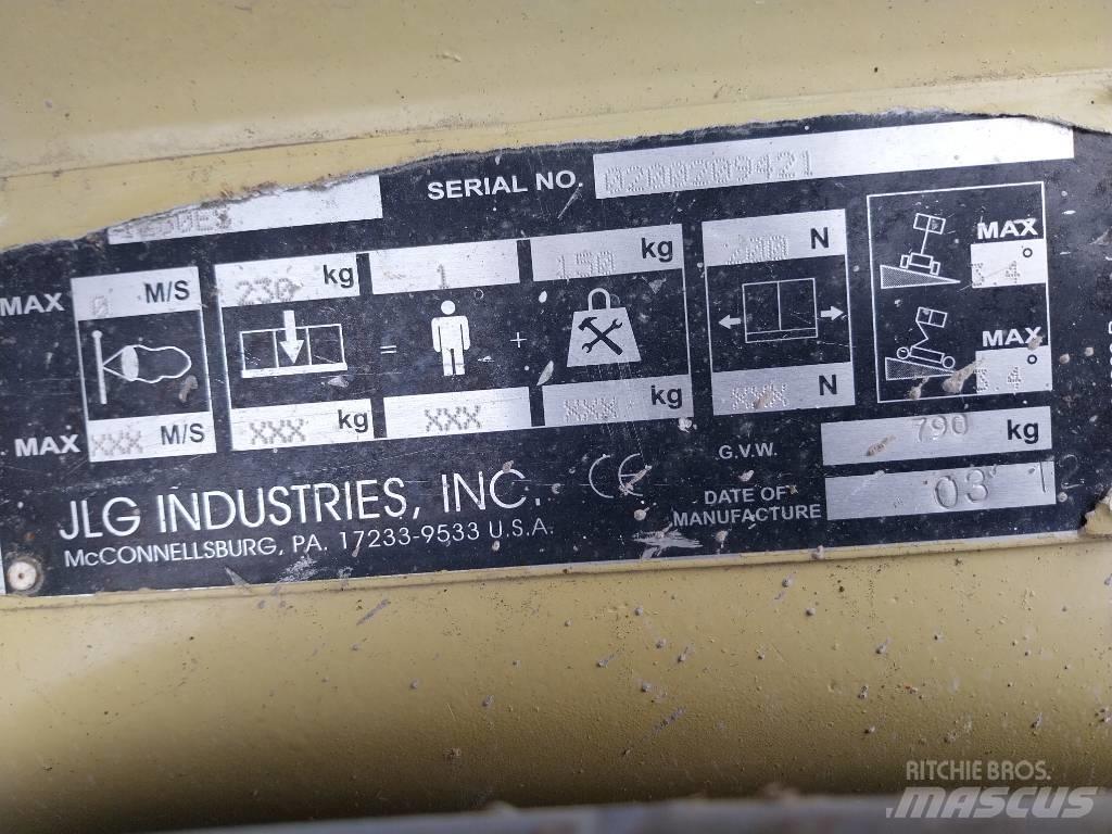 JLG 1230 ES Vertikalna dvigala