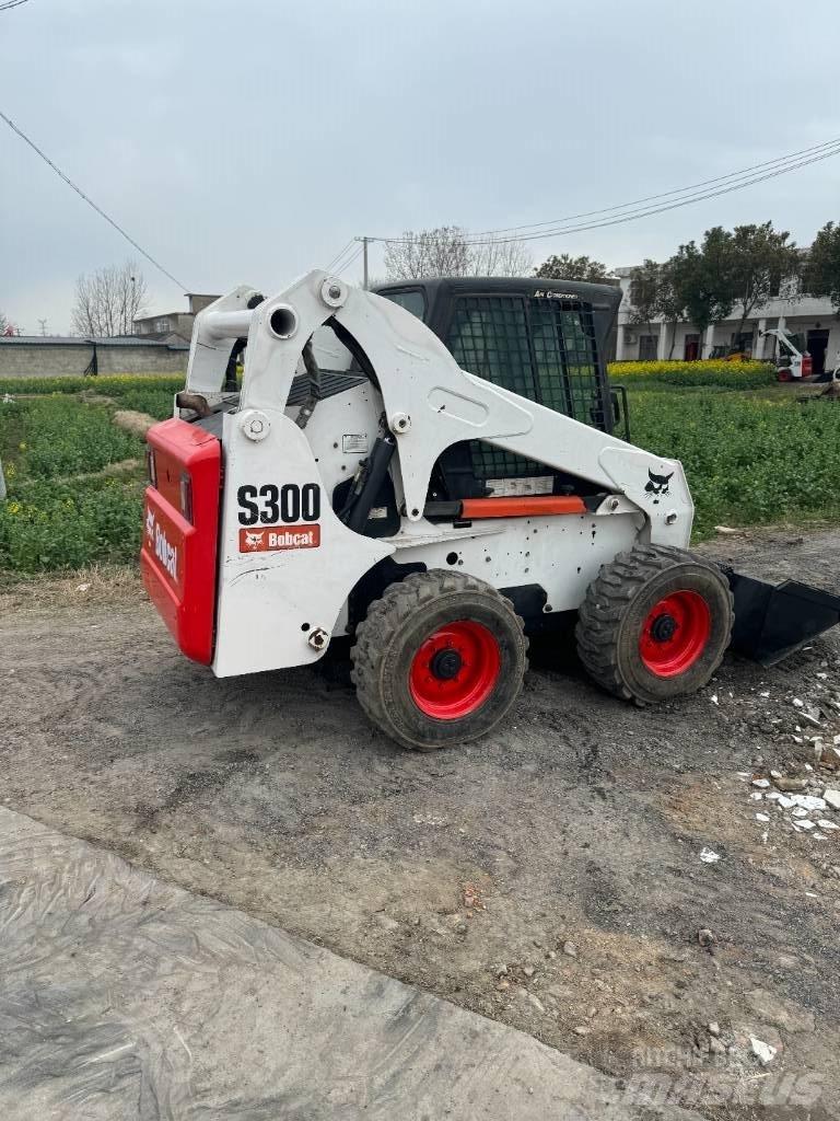 Bobcat S 300 Skid steer mini nakladalci