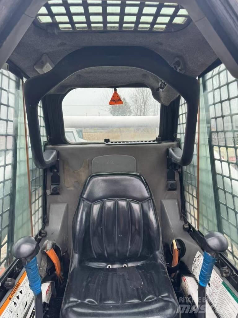 Bobcat S 300 Skid steer mini nakladalci