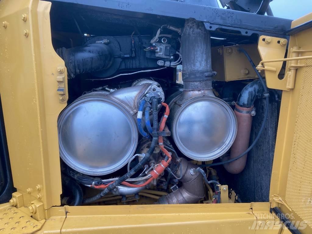 CAT D 6 LGP Buldožerji goseničarji