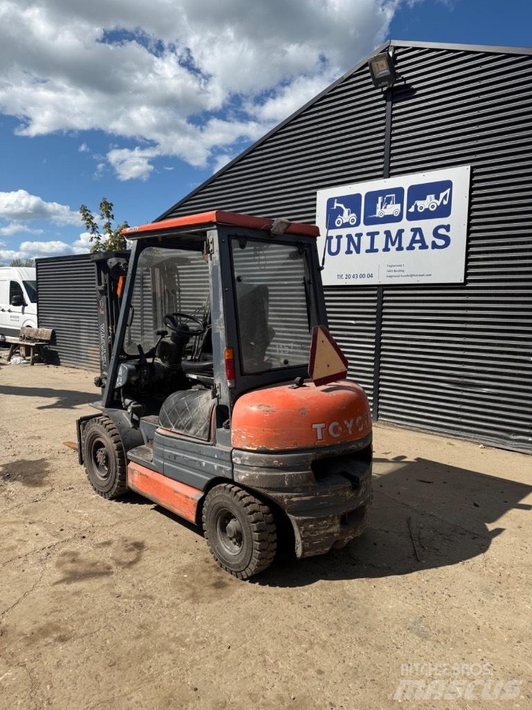 Toyota FD 25 Dizelski viličarji