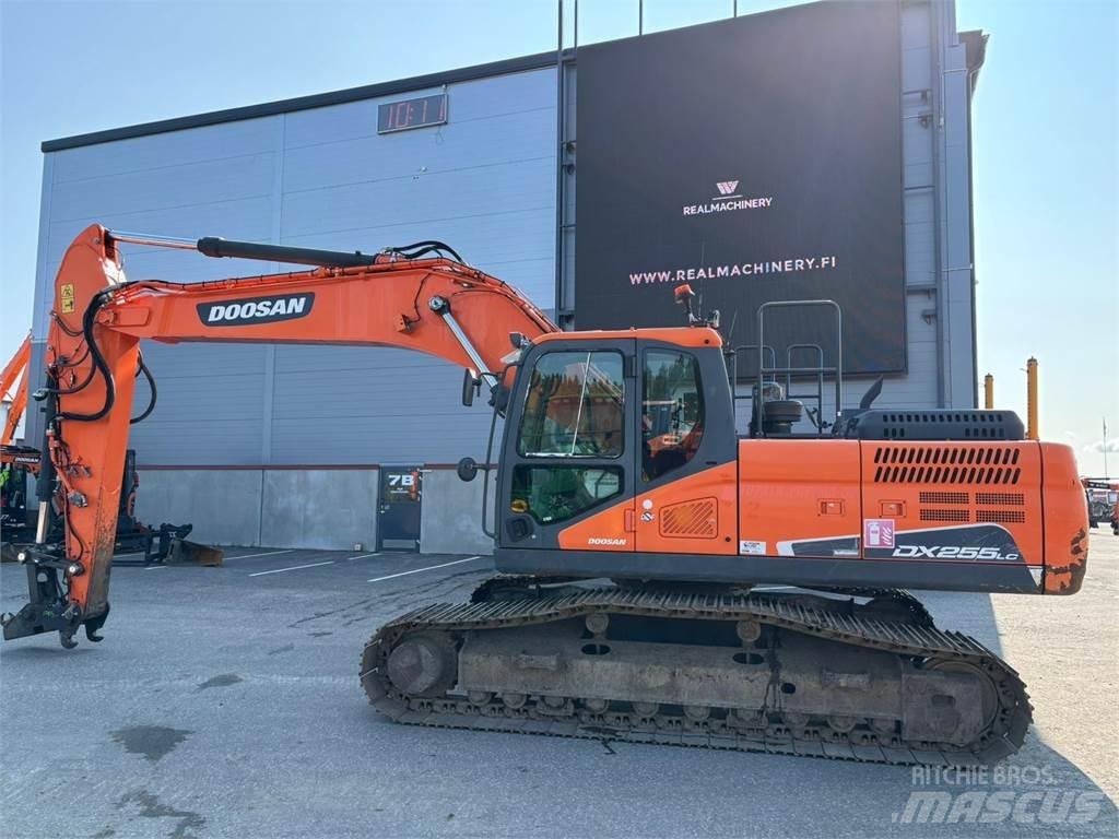 Doosan DX255LC-5 Bagri goseničarji