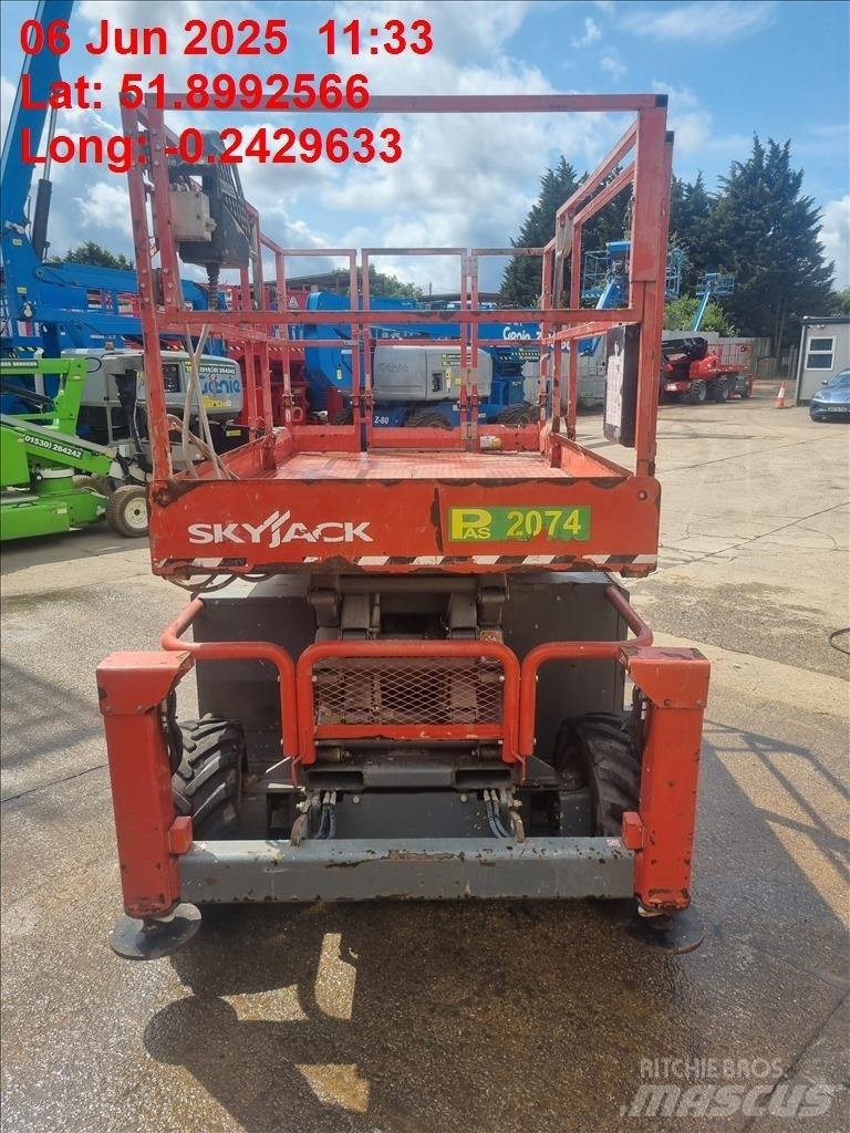 SkyJack SJ 6832 RT Škarjaste dvižne ploščadi
