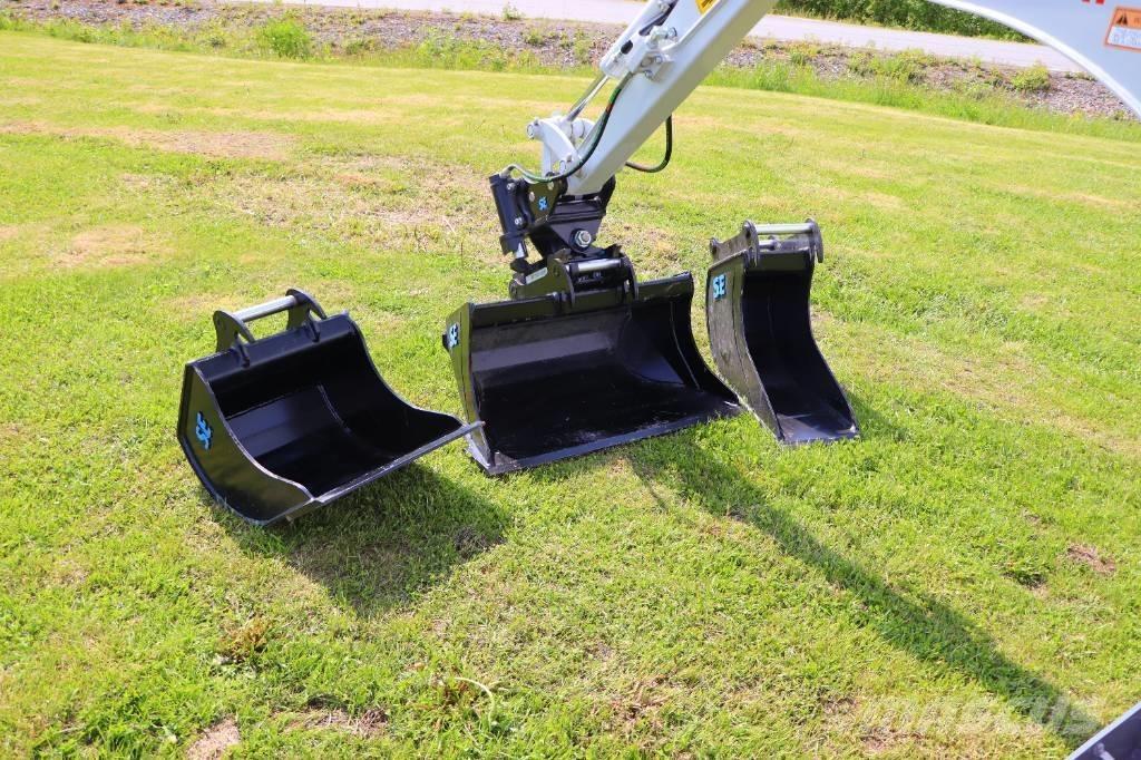 Takeuchi TB210R Mini bagri <7t