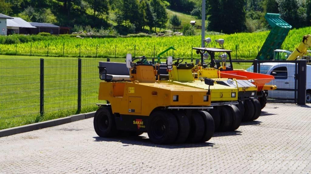 Sakai TS 160 Kolesni valjarji s pnevmatikami