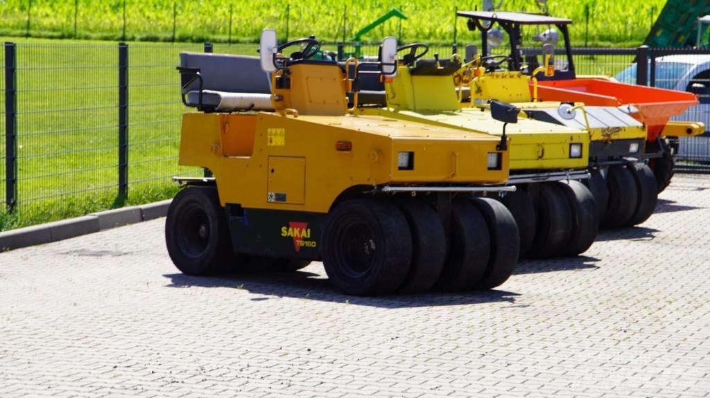 Sakai TS 160 Kolesni valjarji s pnevmatikami