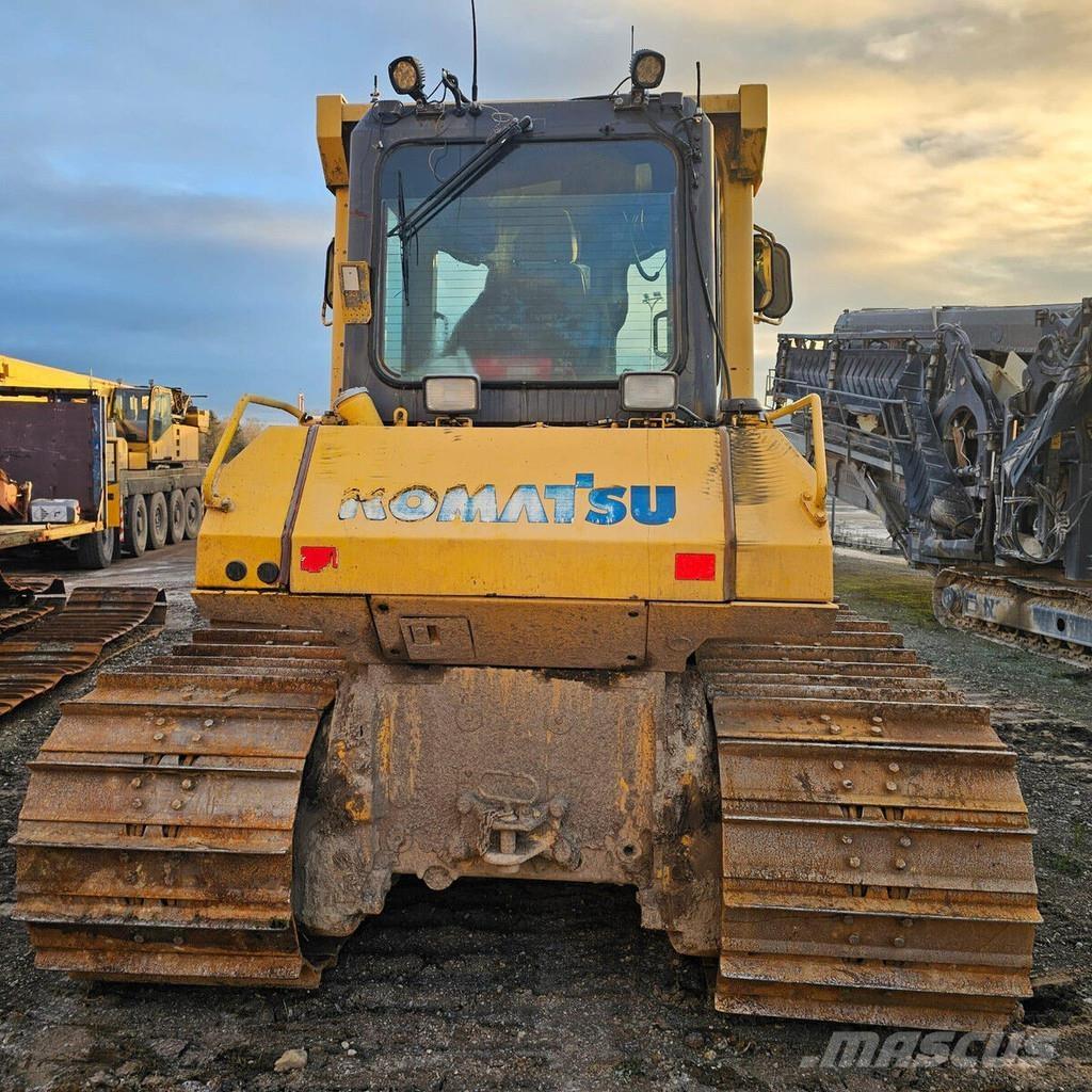 Komatsu D61PX-15F0 Buldožerji goseničarji