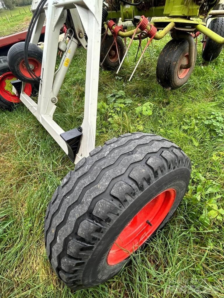 CLAAS VOLTO 1100T Obračalniki in zgrabljalniki