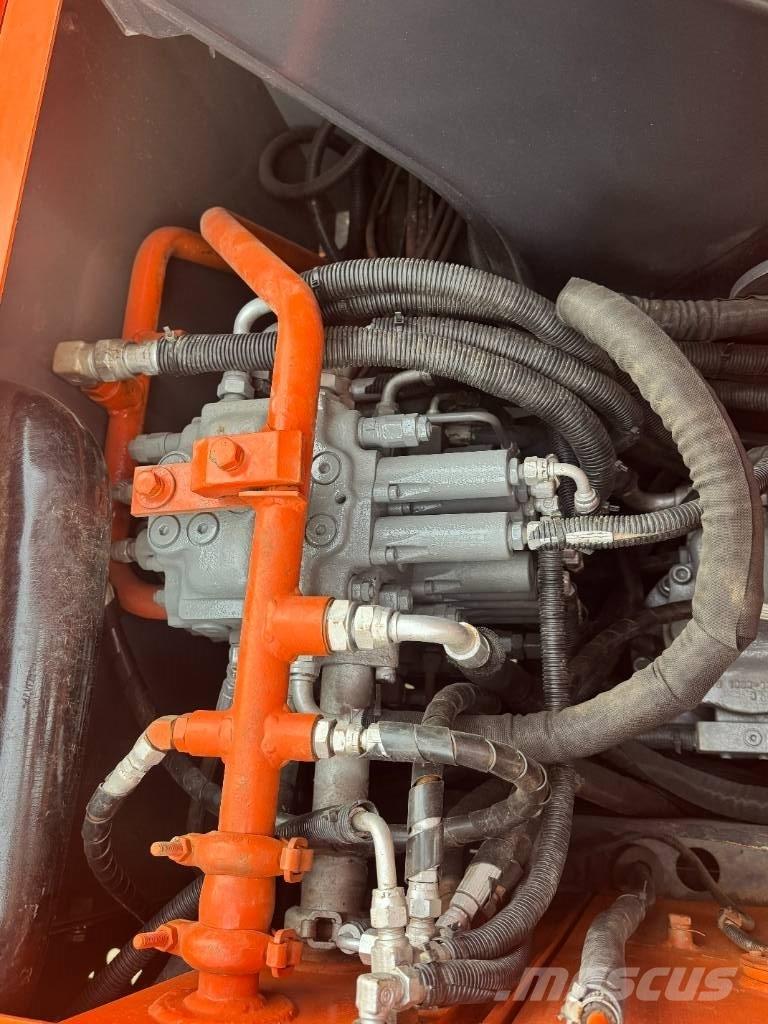 Hitachi ZX 70 Mini bagri <7t