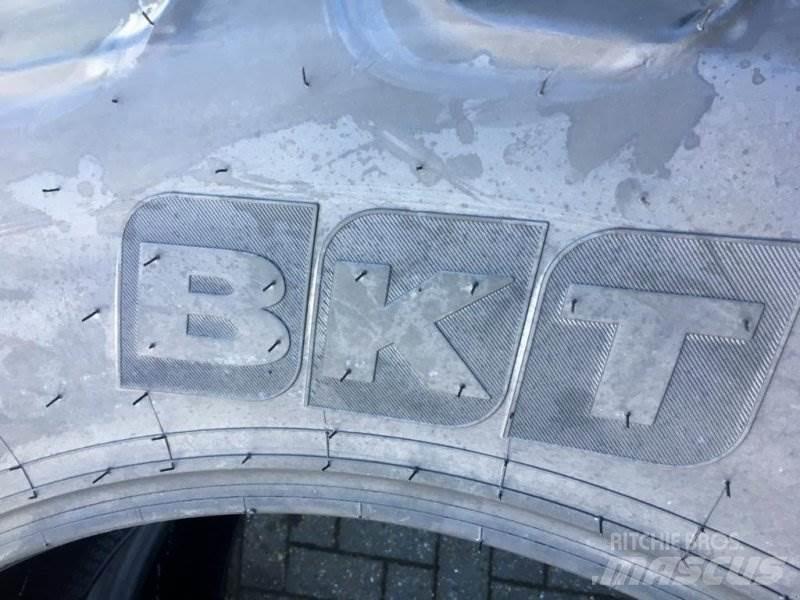 BKT 520/70 R 38 Gume, kolesa in platišča