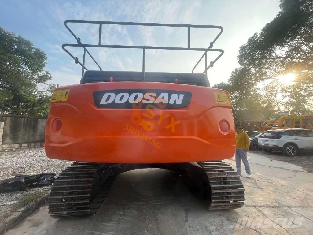 Doosan DX 300 Bagri goseničarji