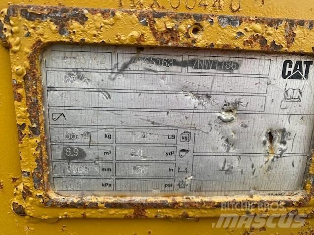 CAT 988 K Kolesni nakladalci
