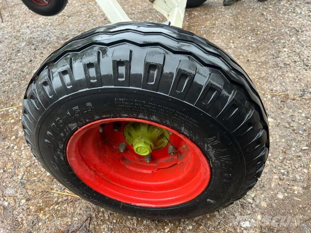 CLAAS Volto 1100 T Obračalniki in zgrabljalniki