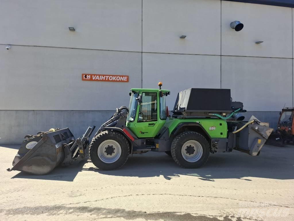 LM Trac 686 Kolesni nakladalci